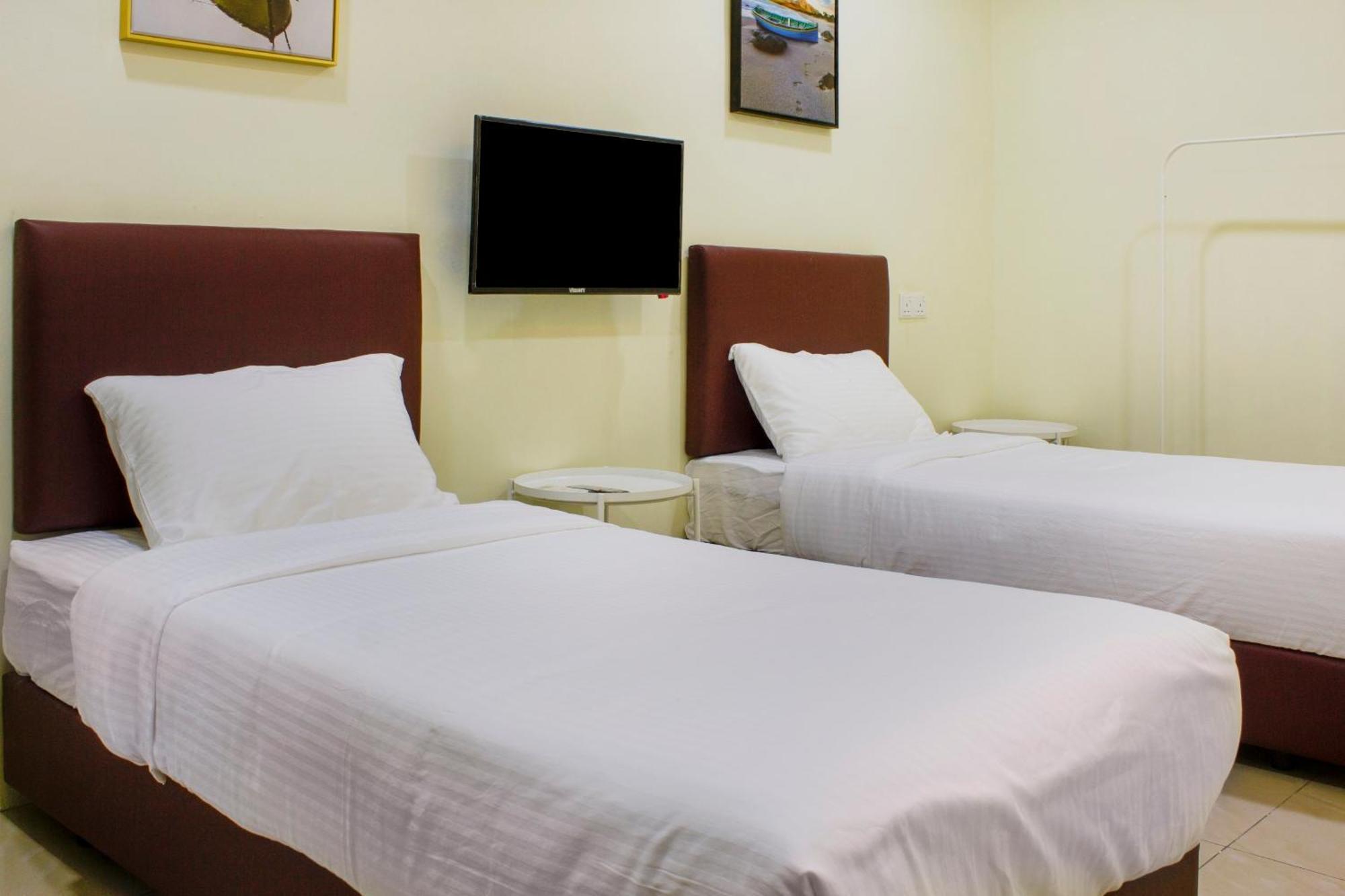 Oyo 90090 Roselyn Inn 2 Pasir Gudang Exterior foto